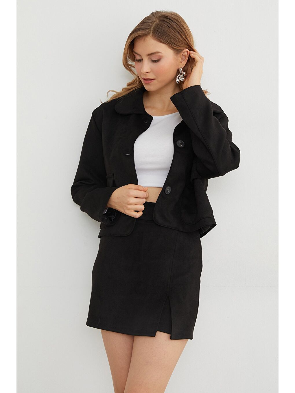 Siyah Basic Süet Yırtmaçlı Şort Etek-2