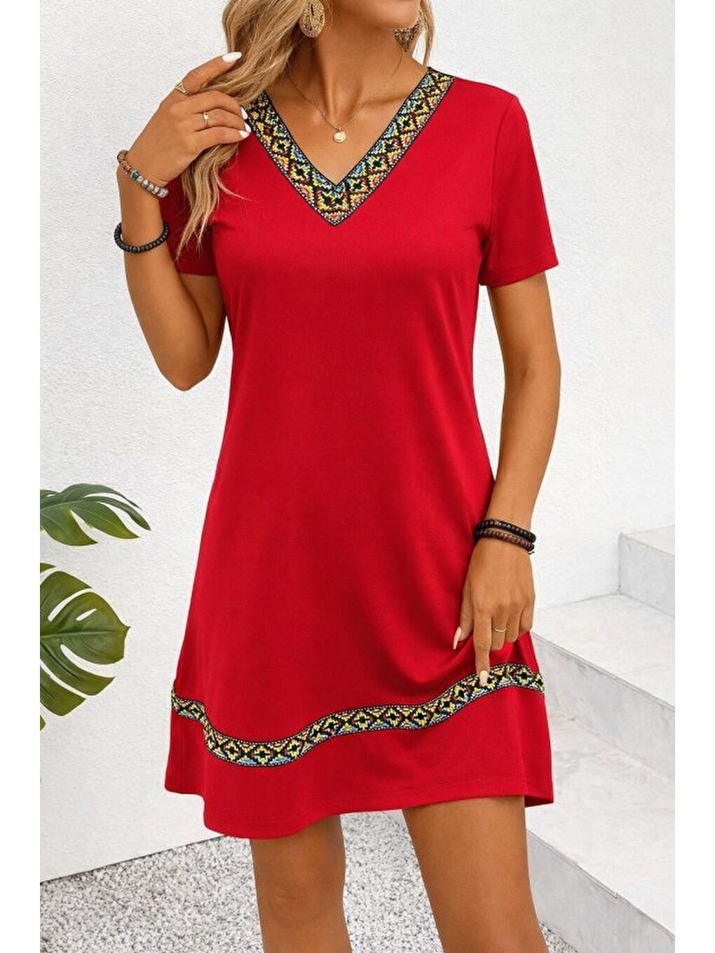 Kırmızı Kadın Kısa Kollu V Yakalı Etnik Desen şerit Detaylı Viskon Elbise