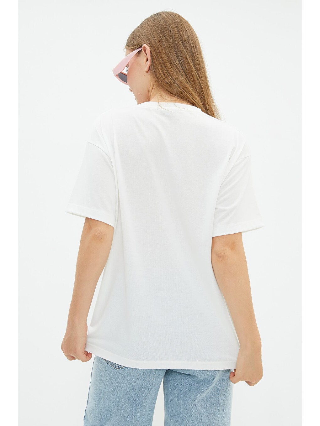 Beyaz Taşlı Pullu Flamingo Baskılı Tişört-4