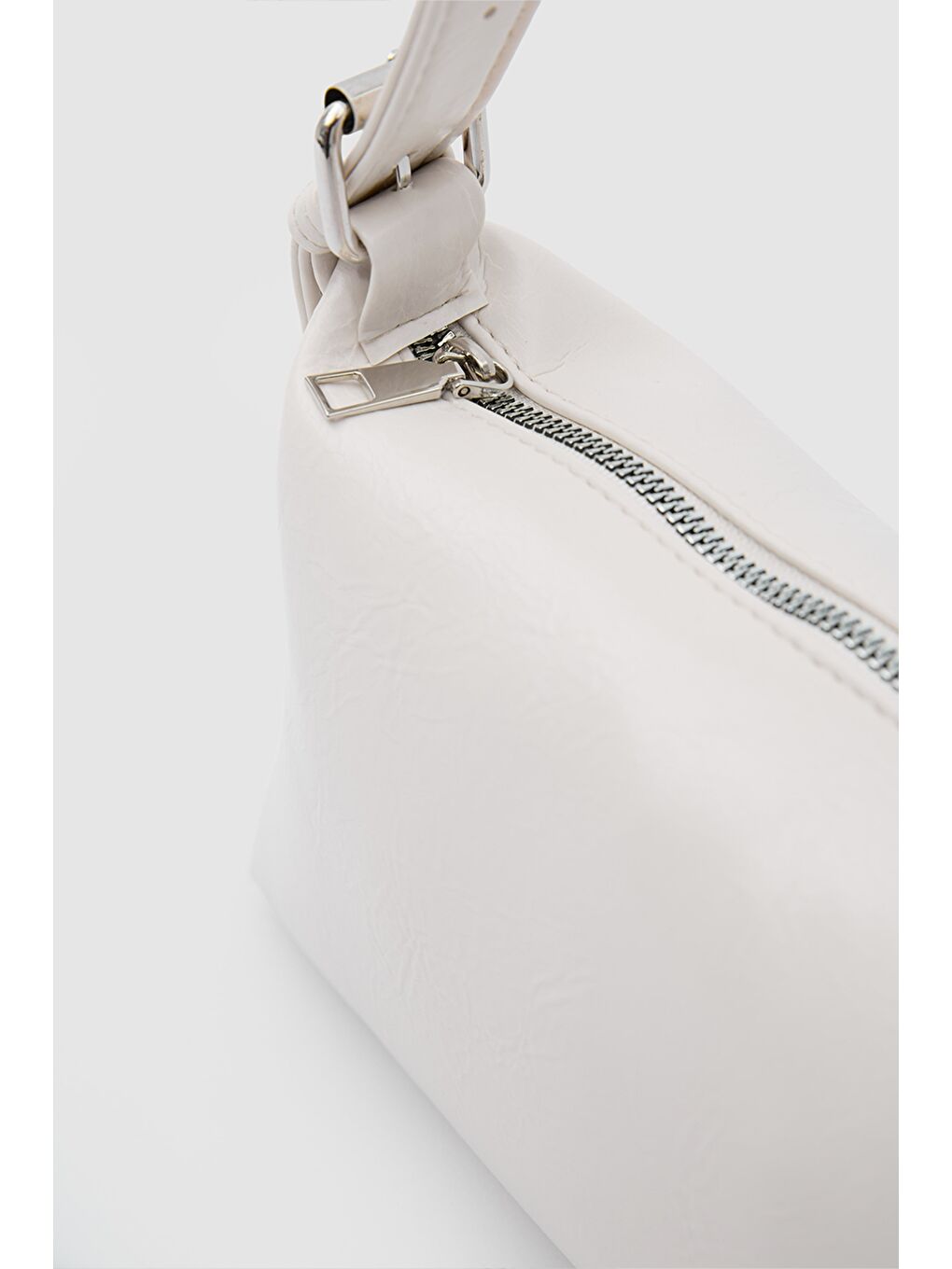 Ekru Loop Halka Detaylı Baget Çanta Krem-2