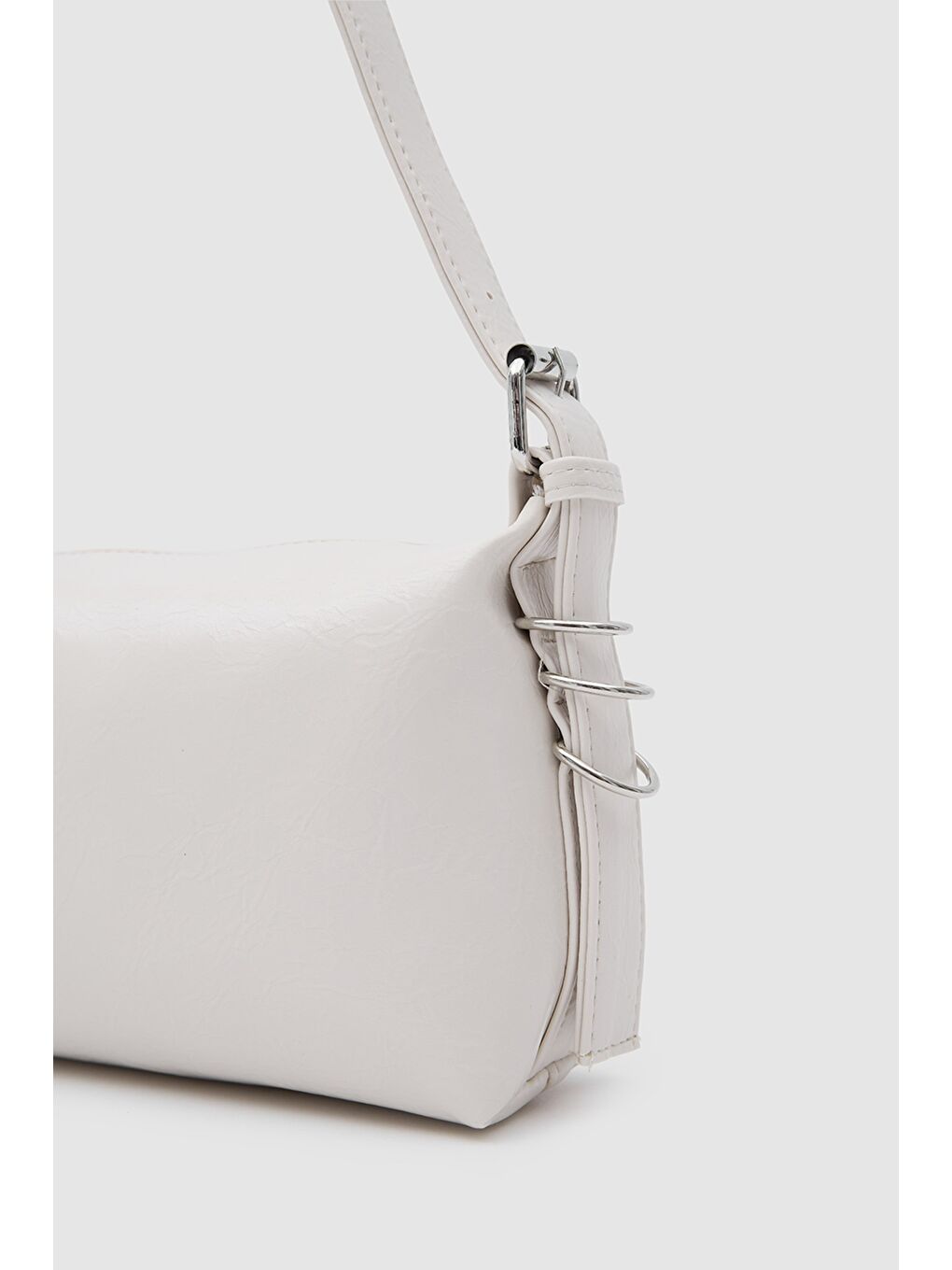 Ekru Loop Halka Detaylı Baget Çanta Krem-3