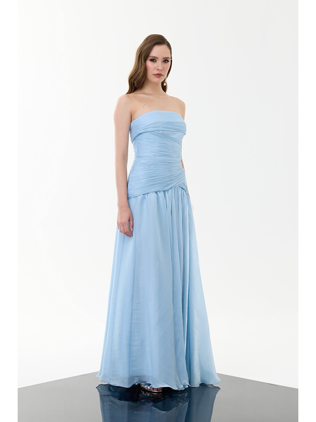 Bebe Mavi Straplez Yırtmaçlı Organze Abiye Elbise-4