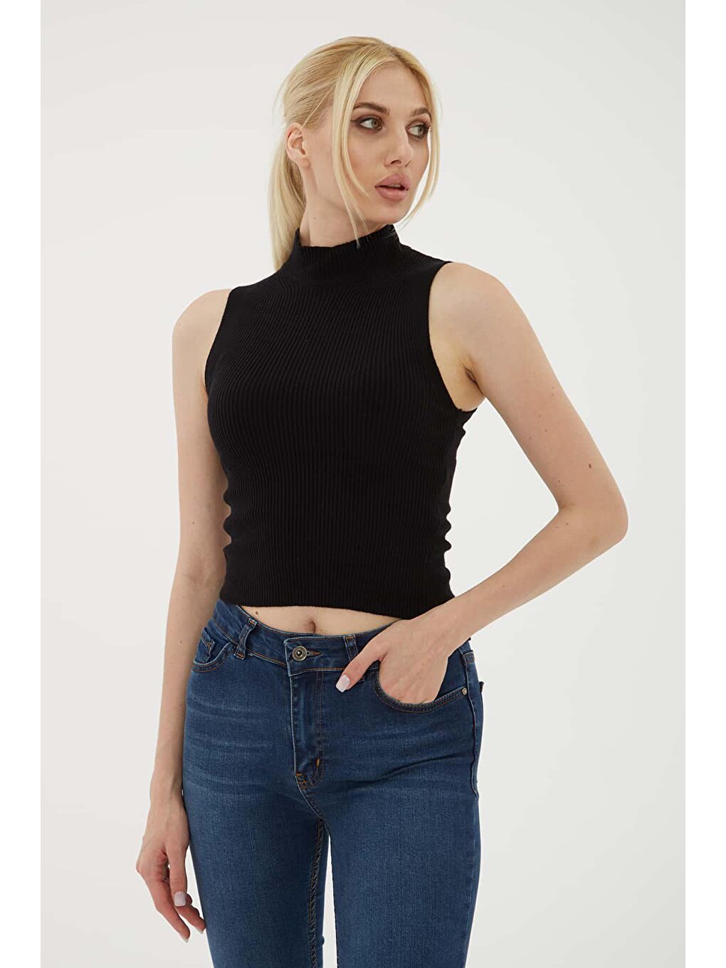 Fashion Friends Siyah Yarım Balıkçı Yaka Crop Kadın Bluz 23K0064K1 - 2