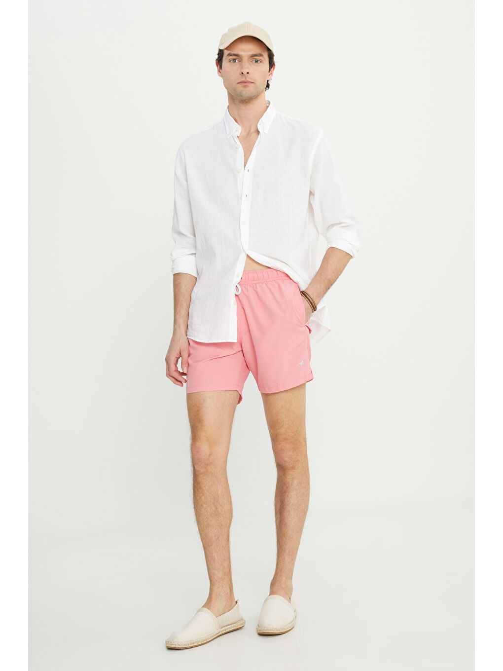 Erkek Pembe Standart Fit Normal Kesim Cepli Hızlı Kuruyan Desenli Deniz Şortu