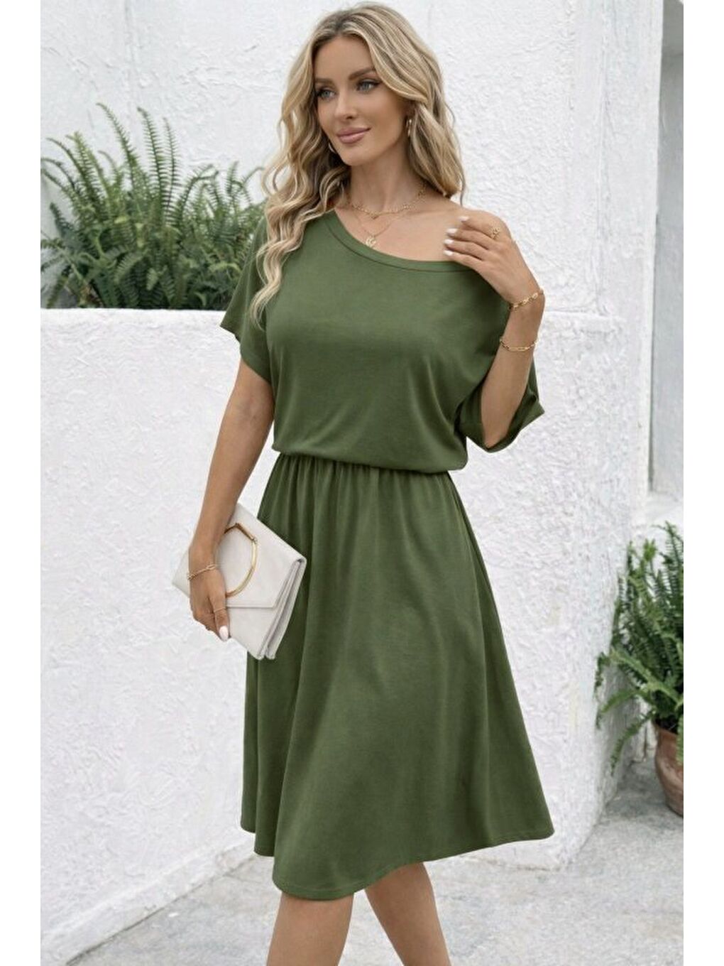 Yeşil Kadın Kısa Kollu Omuzdan Açık Kiloş Midi Viskon Elbise-1