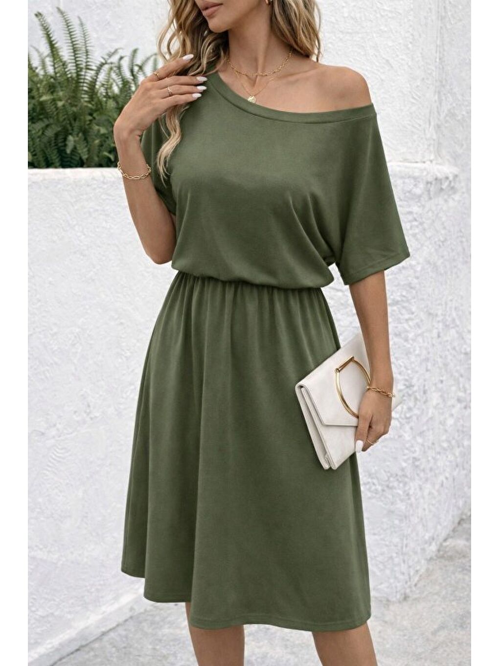 Yeşil Kadın Kısa Kollu Omuzdan Açık Kiloş Midi Viskon Elbise-2