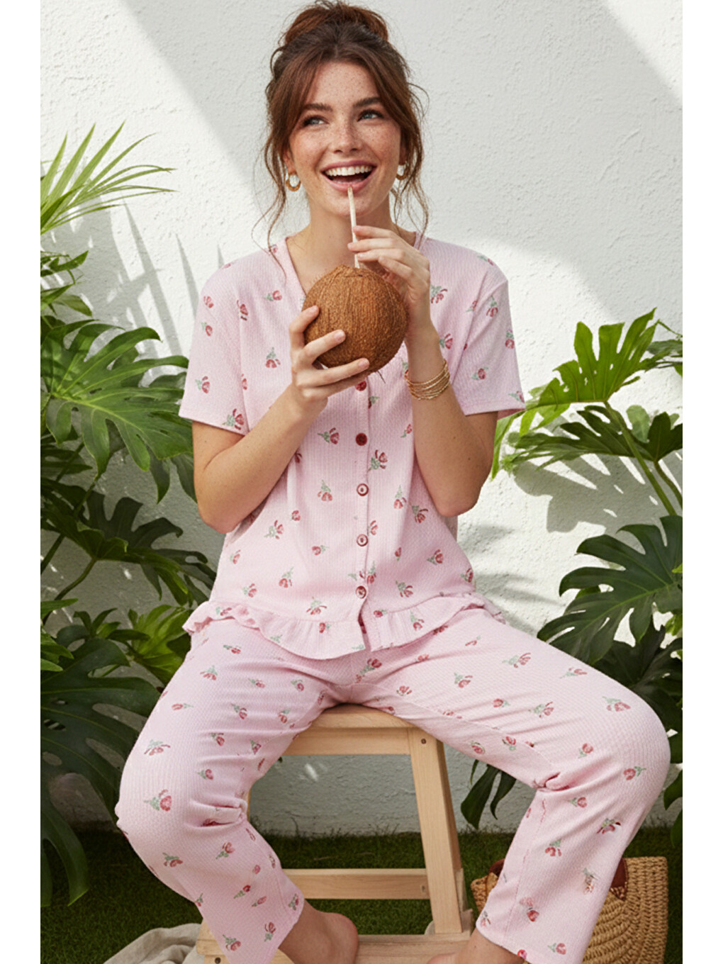 Pembe Lale Desenli Bürümcük-krınkıl Kısa Kollu Düğmeli Örme Pijama Takım 26120526