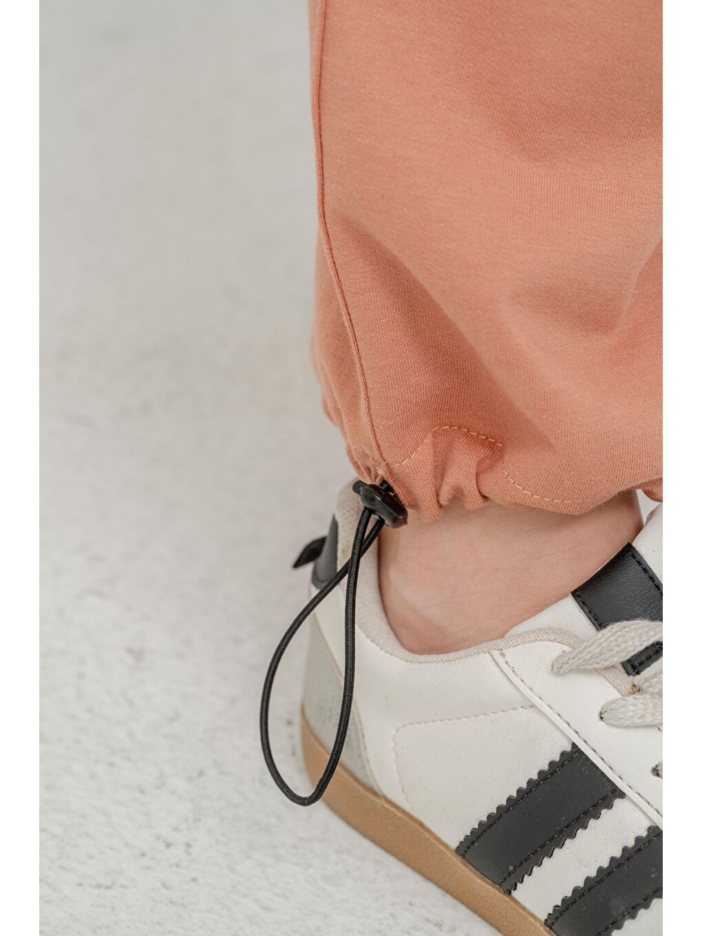 Pembe Cebi Taşlı Paça Brit Lastikli Stoperli Kız Çocuk Eşofman Altı-3