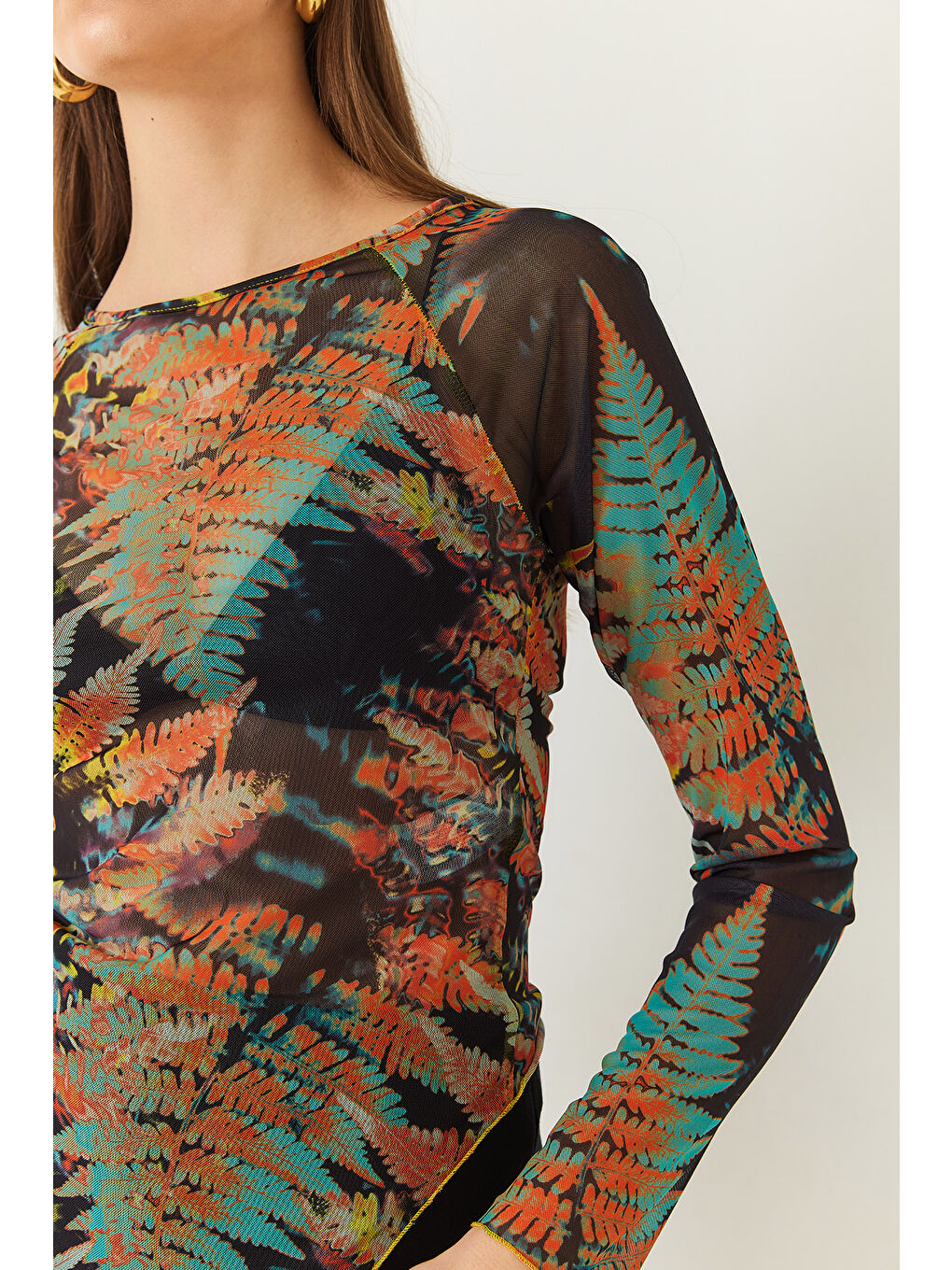 Siyah Kadın Bisiklet Yaka Dijital Baskılı Asimetrik Kesim Tül Bluz-4