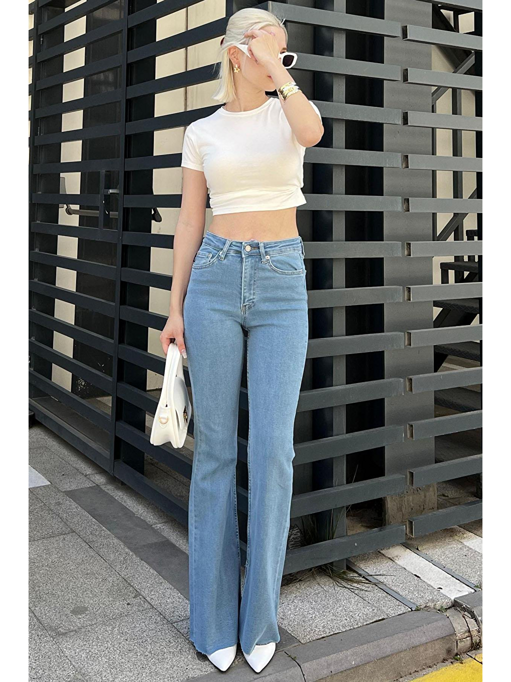 Açık Mavi Yırtmaçlı Elastanlı Çan Paça Jean Pantolon Mg1518-1