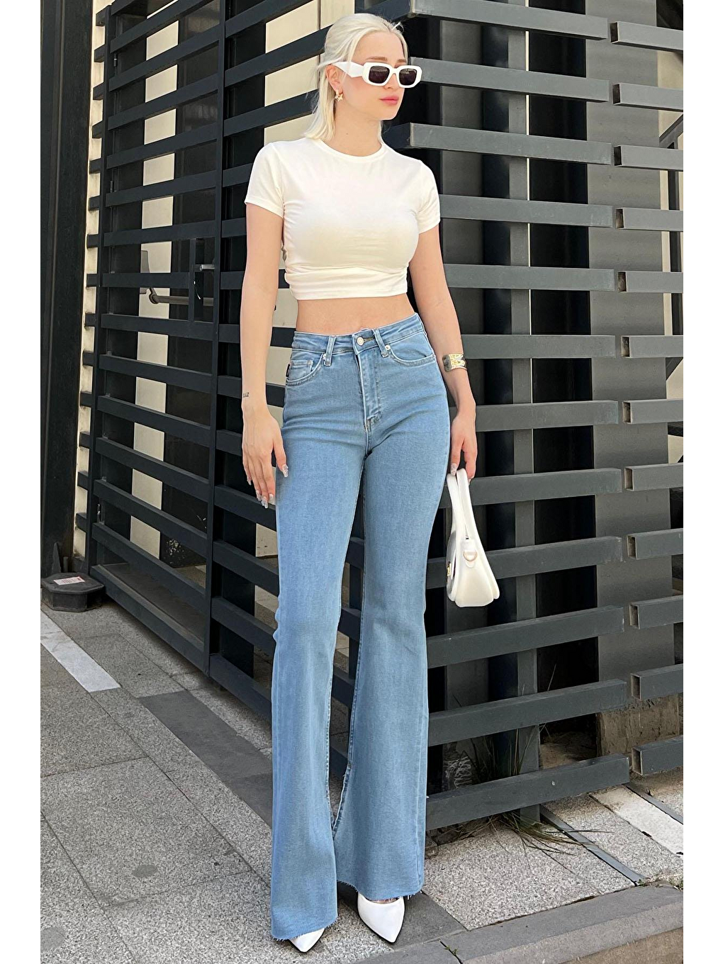 Açık Mavi Yırtmaçlı Elastanlı Çan Paça Jean Pantolon Mg1518-2