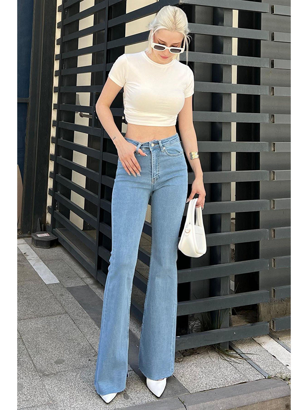 Açık Mavi Yırtmaçlı Elastanlı Çan Paça Jean Pantolon Mg1518-3