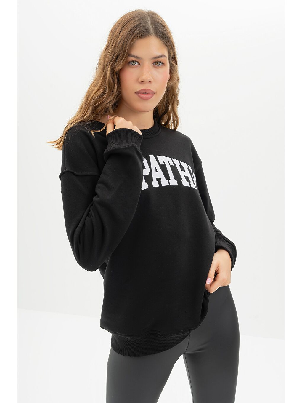 it's basic Siyah Kadın Siyah Renk Empathy Baskılı Oversize Üç İplik Sweatshirt - 1