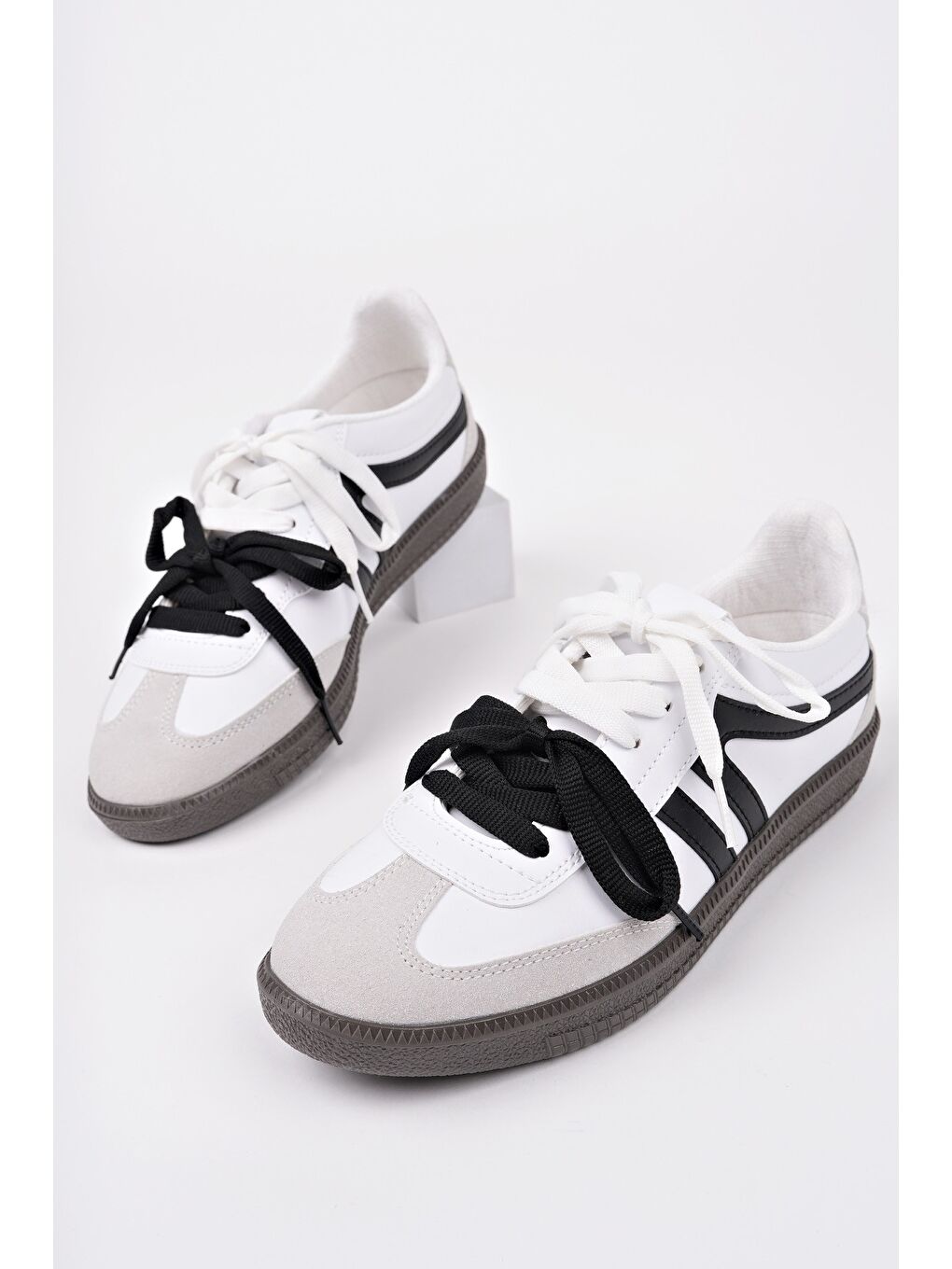 Muggo Beyaz RETRO Çift Bağcıklı Günlük Kadın Sneaker Spor Ayakkabı