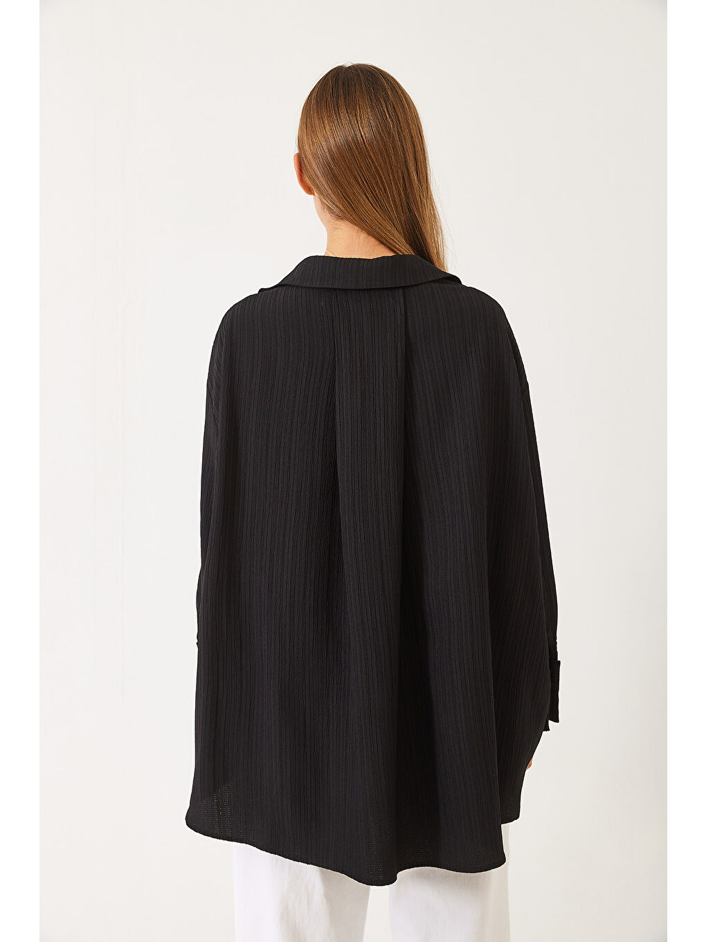 Siyah Kadın Düşük Omuz Oversize Basic Bürümcük Gömlek-7
