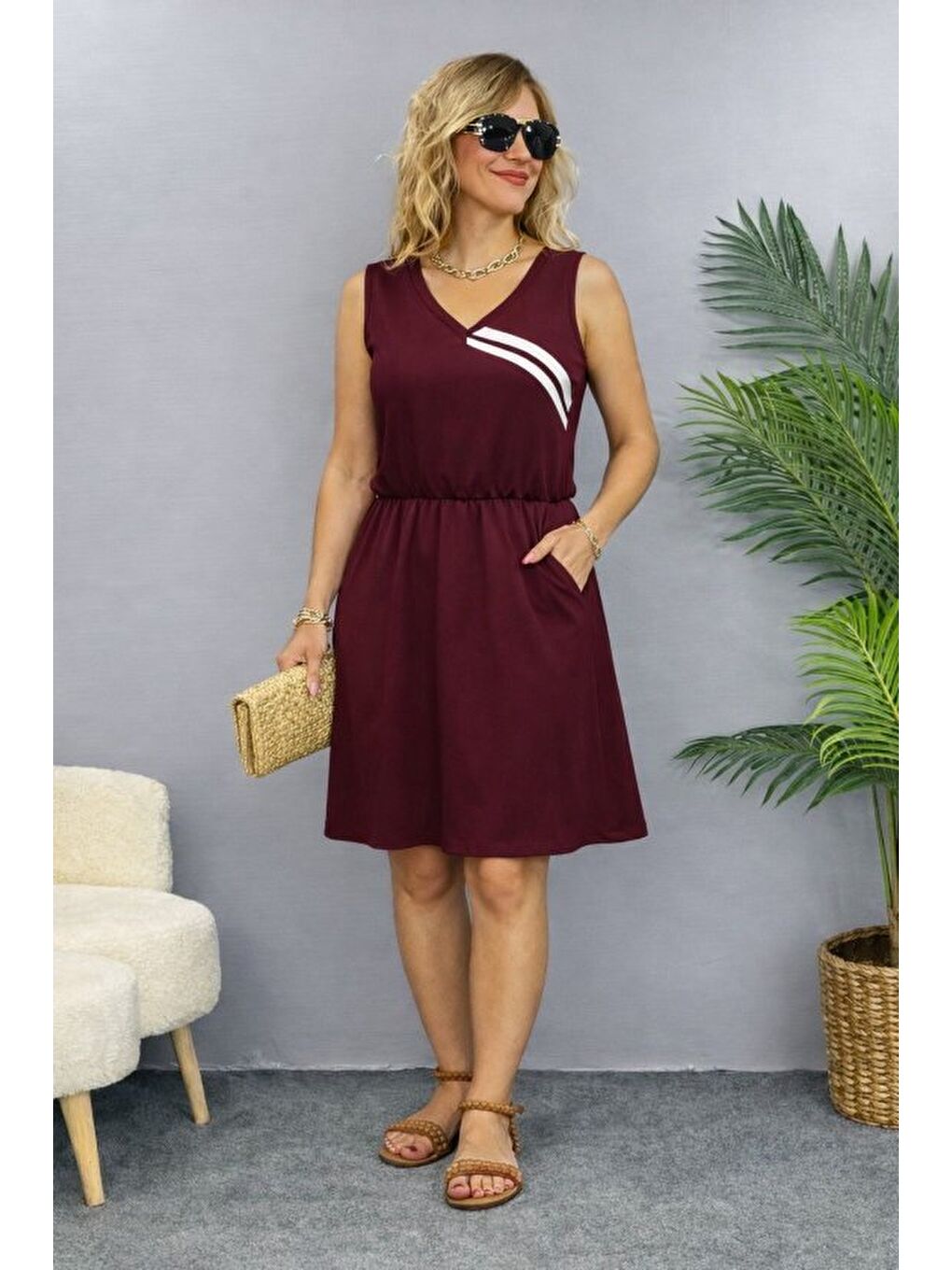 Bordo Kadın Askılı V Yakalı Beli Büzgülü Kısa Viskon Iki Iplik Elbise