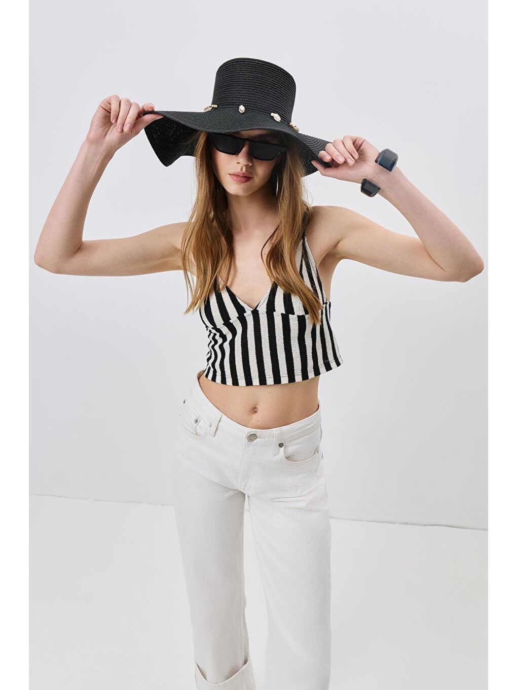 Denizkabuğu Detaylı Geniş Hasır Şapka Y8217 Siyah-1