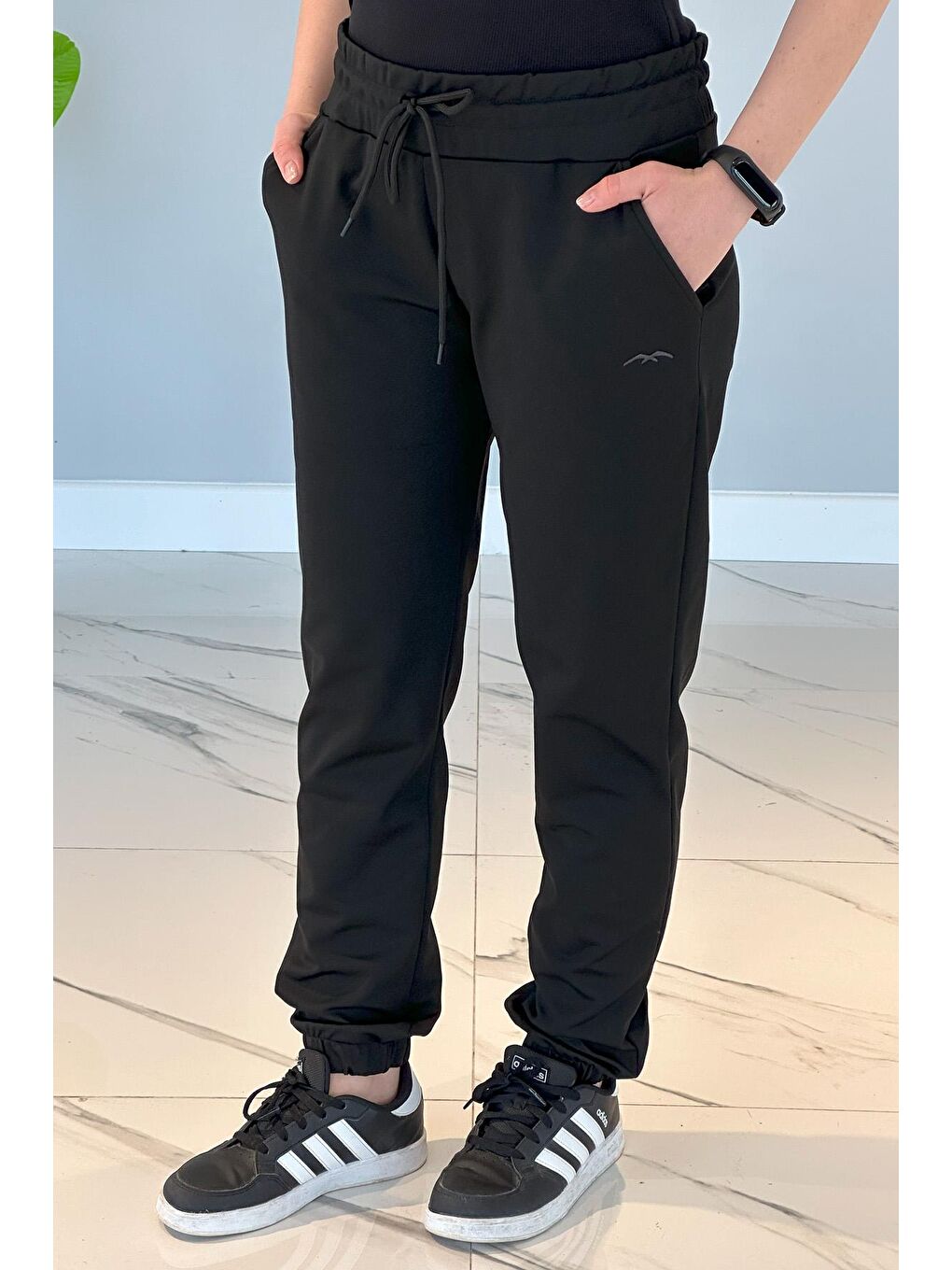 Kadın Dalgıç Kumaş Paçası Lastikli Pantolon Görünümlü Eşofman Altı  Siyah-2