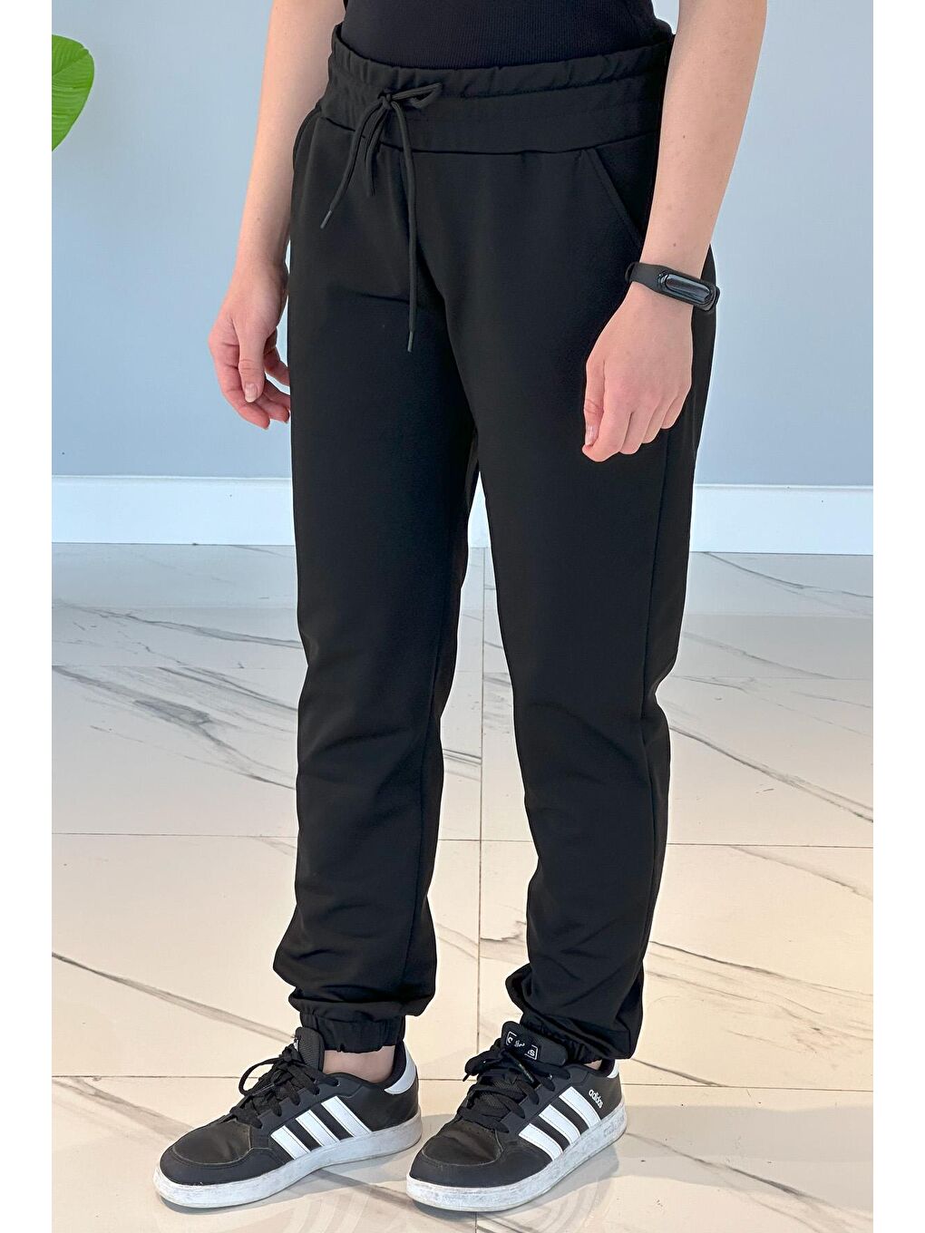 Kadın Dalgıç Kumaş Paçası Lastikli Pantolon Görünümlü Eşofman Altı  Siyah-3