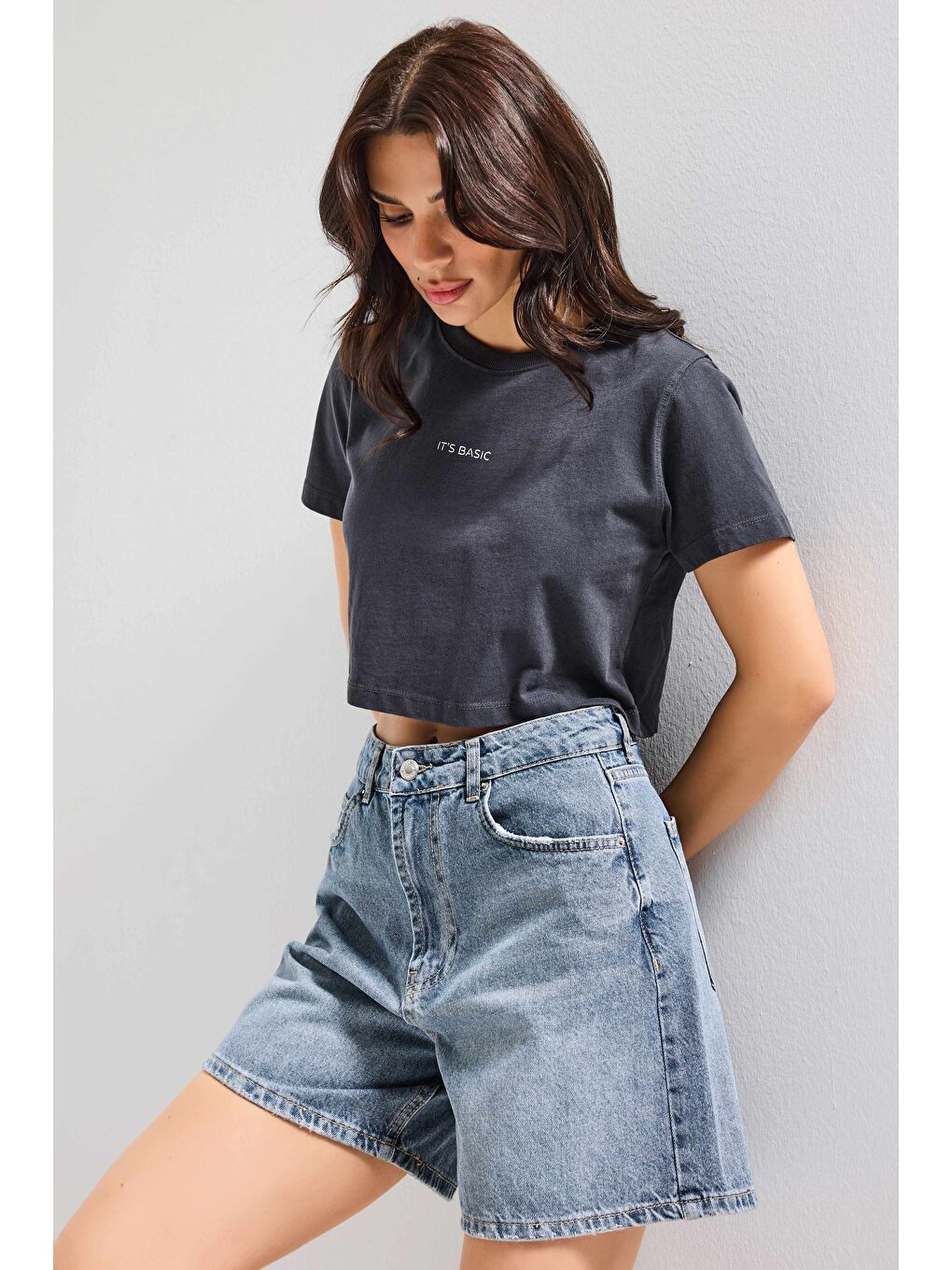 Mavi Kadın Koyu Jean Rengi 2s6-125 Mom Fit Midi Boy %100 Pamuk Denim Şort-5