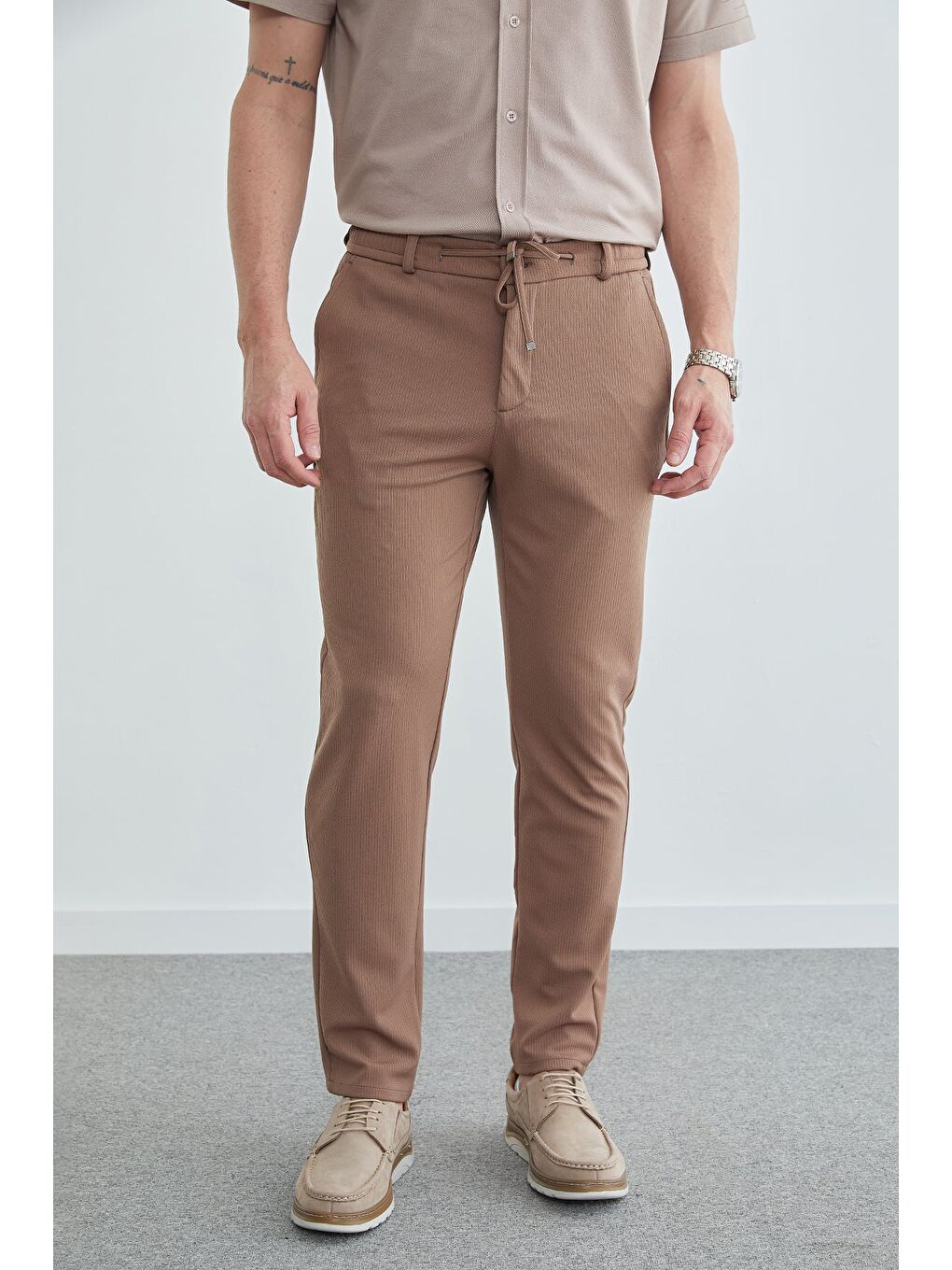 Kahverengi Beli Bağlamalı Waffle Kumaş Pantolon-1