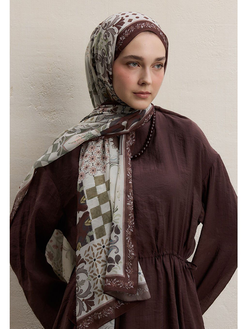 Kahverengi Bella Desen İpek Krep Şal Çikolata Kahve-1