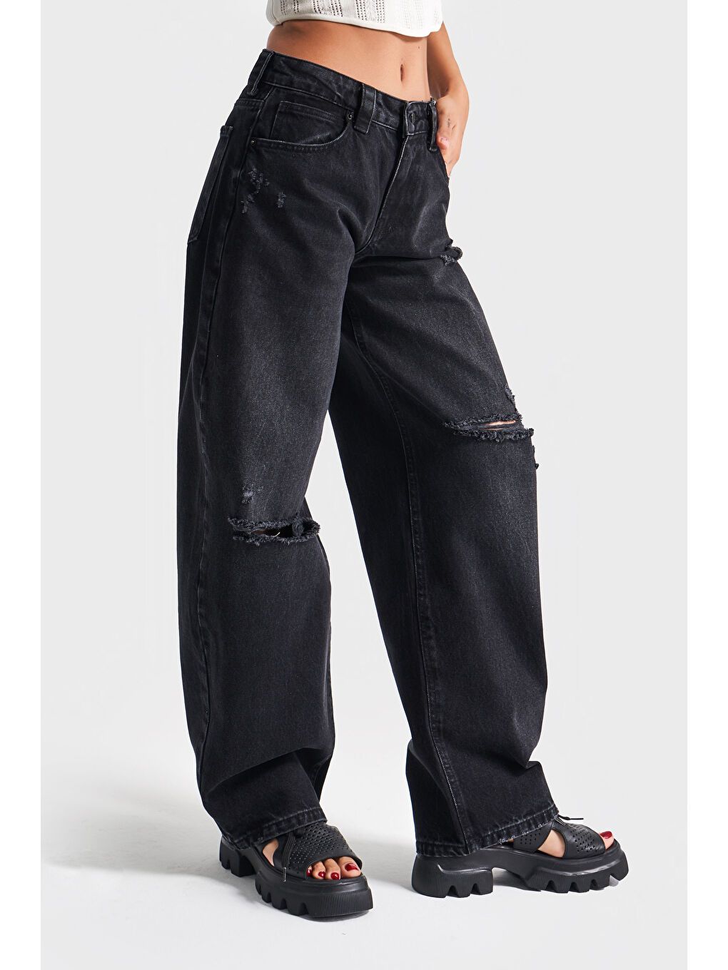 Gri Kadın Füme Renk 10s5-1 Baggy Balloon Yırtık Detaylı %100 Pamuk Orta Bel Denim Jean-1