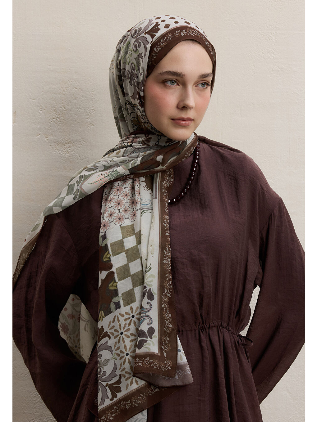 Kahverengi Bella Desen İpek Krep Şal Çikolata Kahve-3