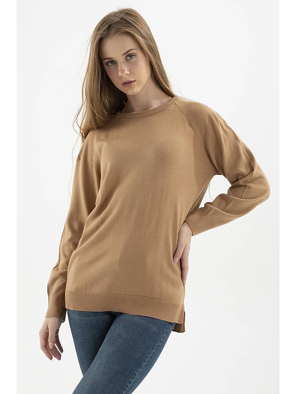 Fashion Friends Camel Bisiklet Yaka Yırtmaç Detaylı Regular Fit Kadın Tunik 23K0242K1