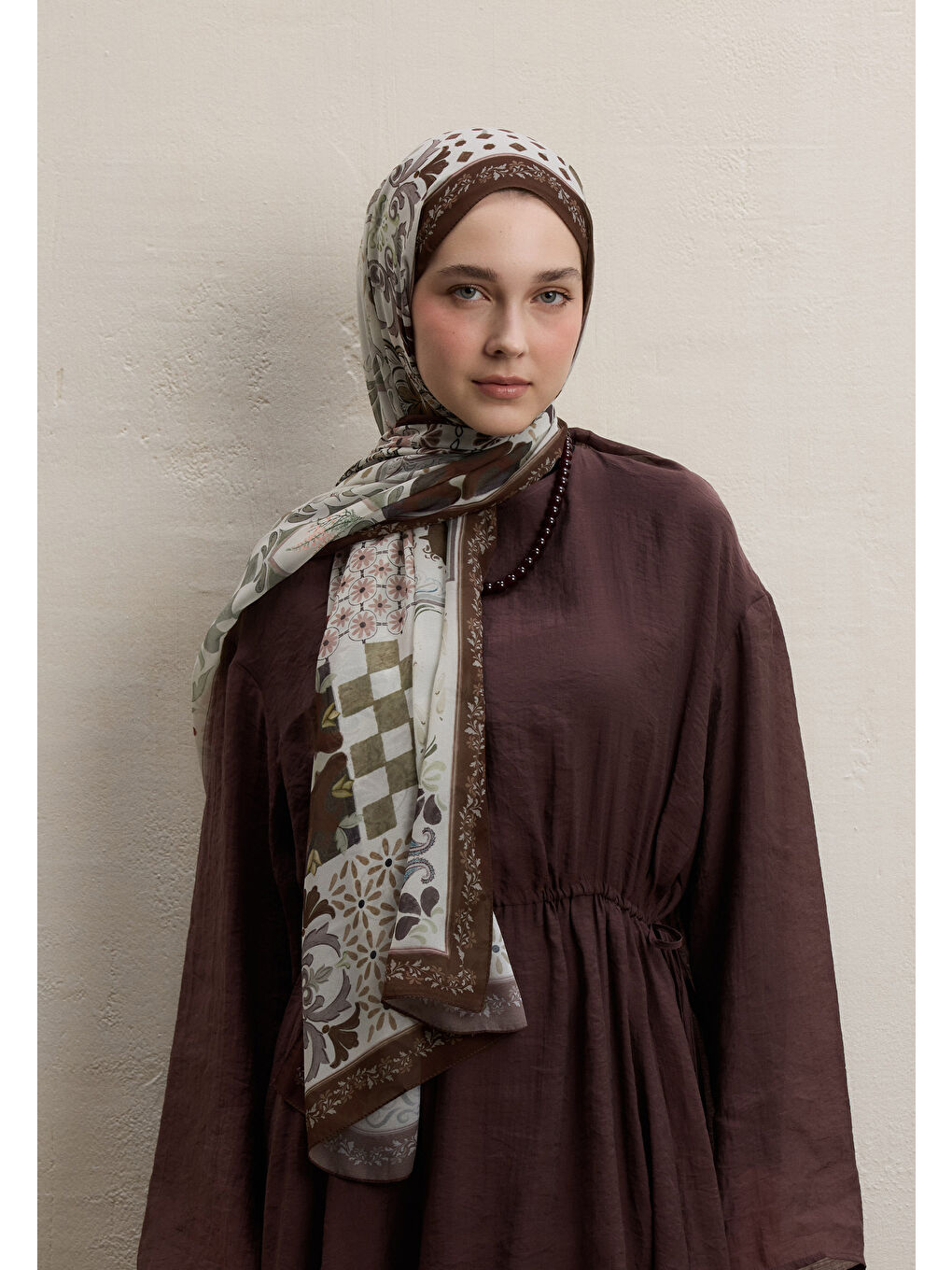 Kahverengi Bella Desen İpek Krep Şal Çikolata Kahve-4