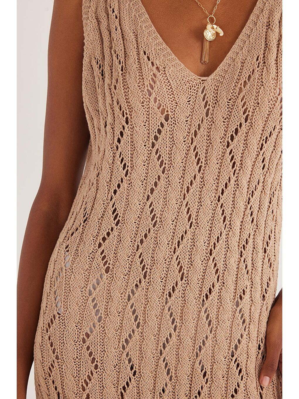 Kadın Standart Fit Akrilik Örme Desenli V Yaka Asklı Kahverengi Plaj Elbise-2