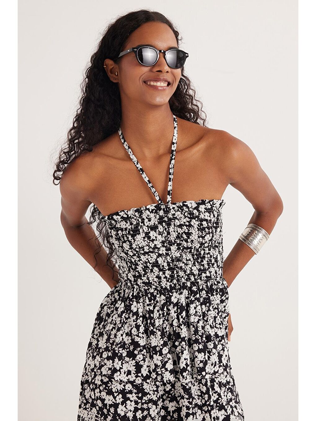 Karışık Kadın Standart Fit Bağlama Detaylı Beli Büzgülü Desenli Viskon Elbise