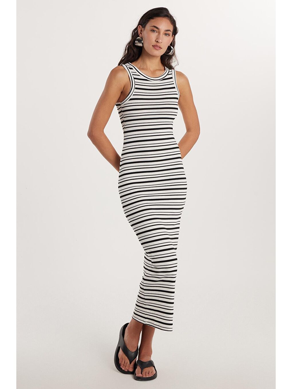 Karışık Kadın Slim Fit Dar Kesim Sıfır Kol Bisiklet Yaka Çizgili Elbise