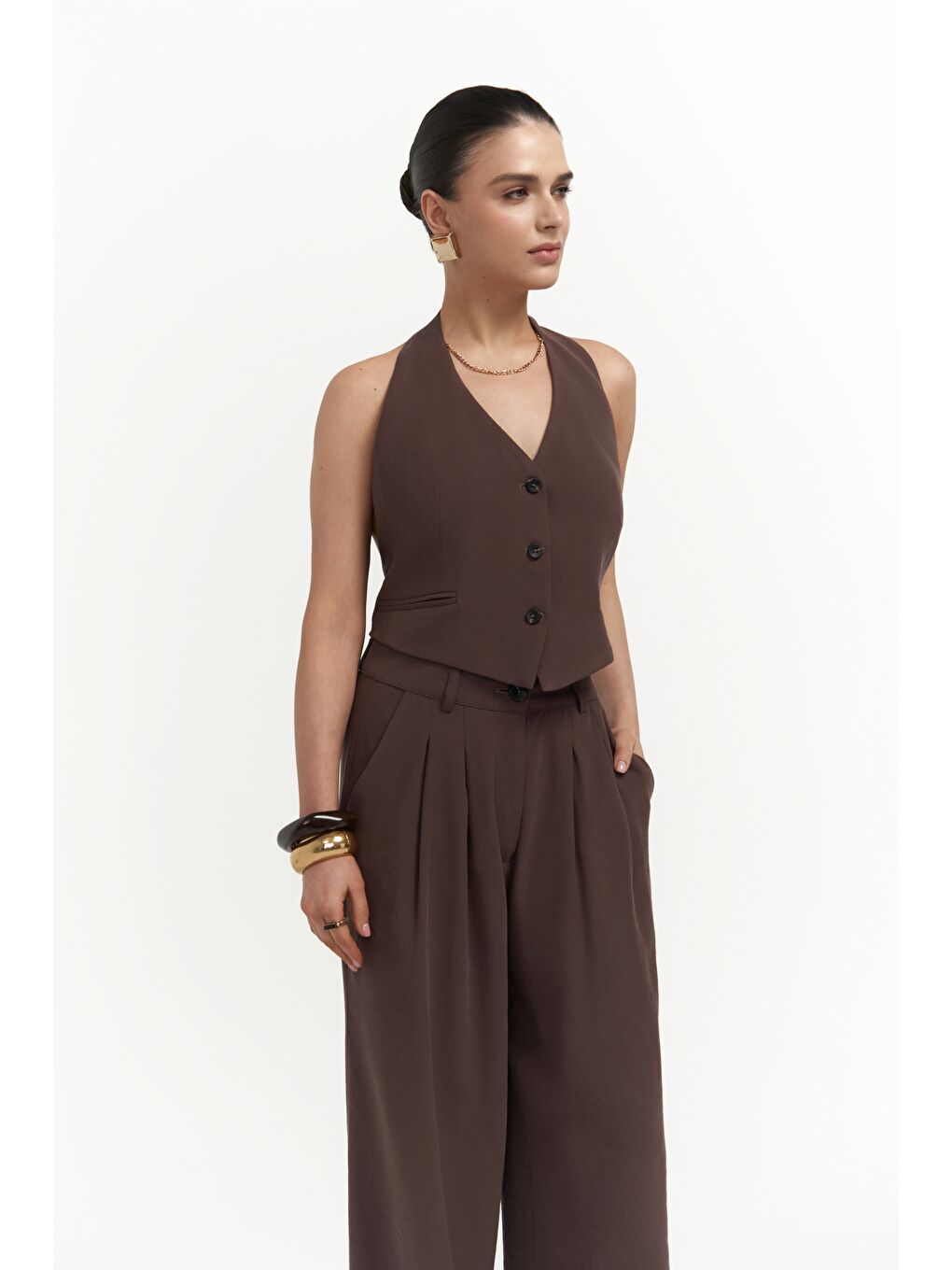 Kahverengi Pailey Sırt Dekolteli Kahve Yelek Pantolon Takım-1