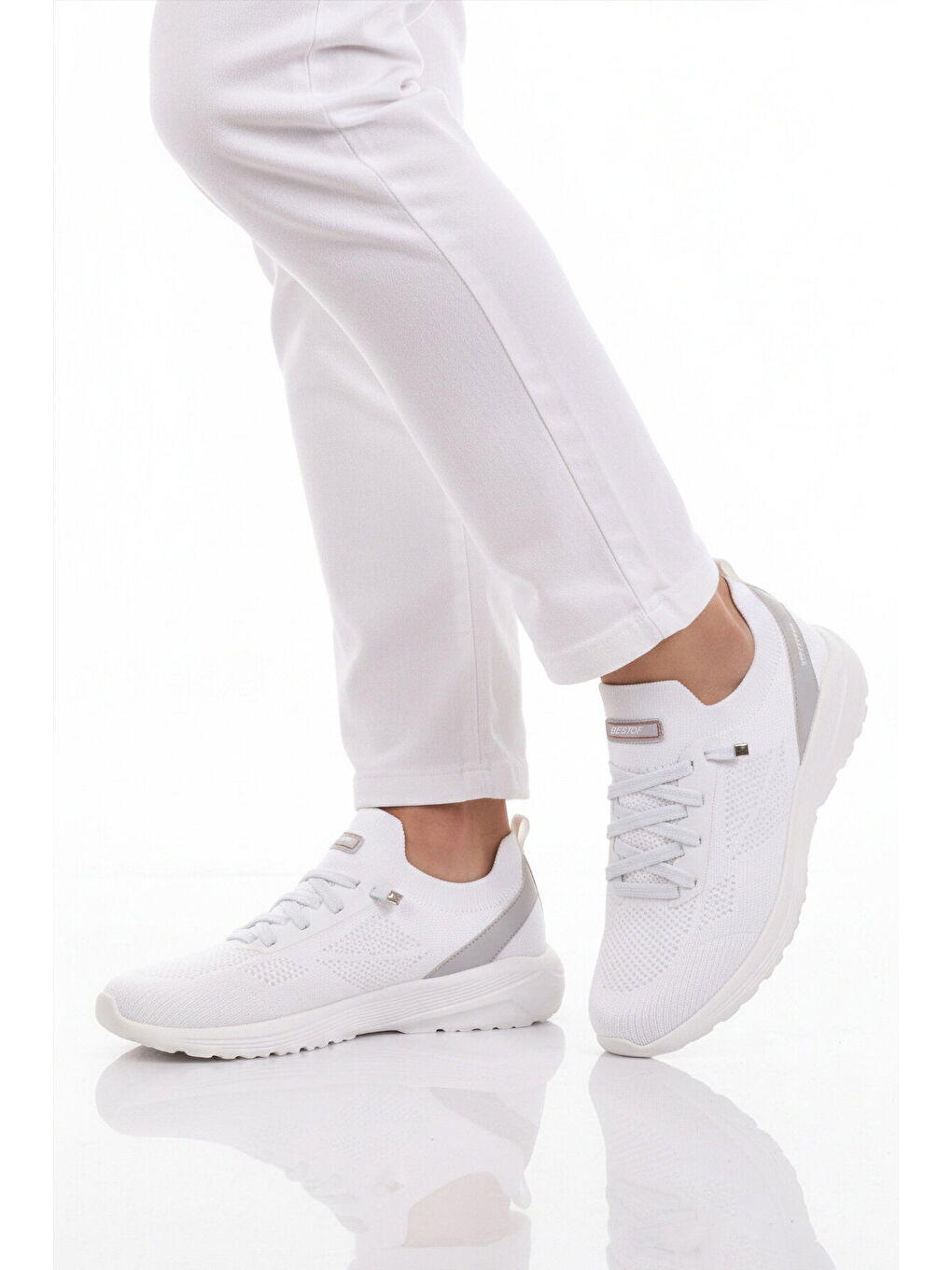 Beyaz Fileli Hafif Esnek Bağcıklı Erkek Spor Ayakkabı Bst-646 M