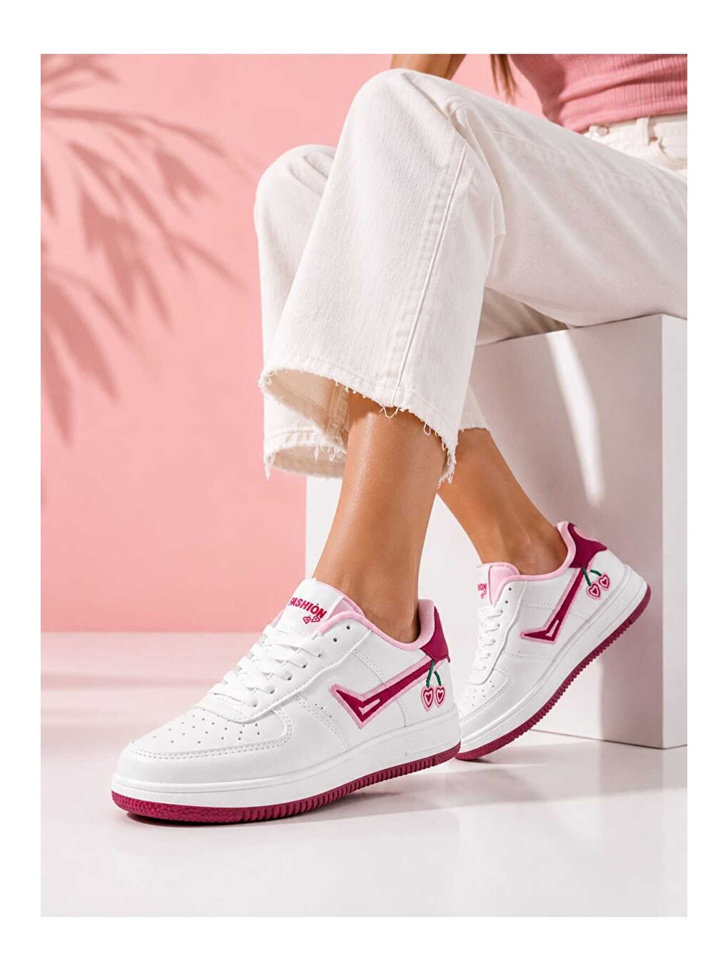 Beyaz Kadın Trend Kiraz İşlemeli Casual Sneaker, Nakış Detaylı Konforlu Günlük Ayakkabı-2
