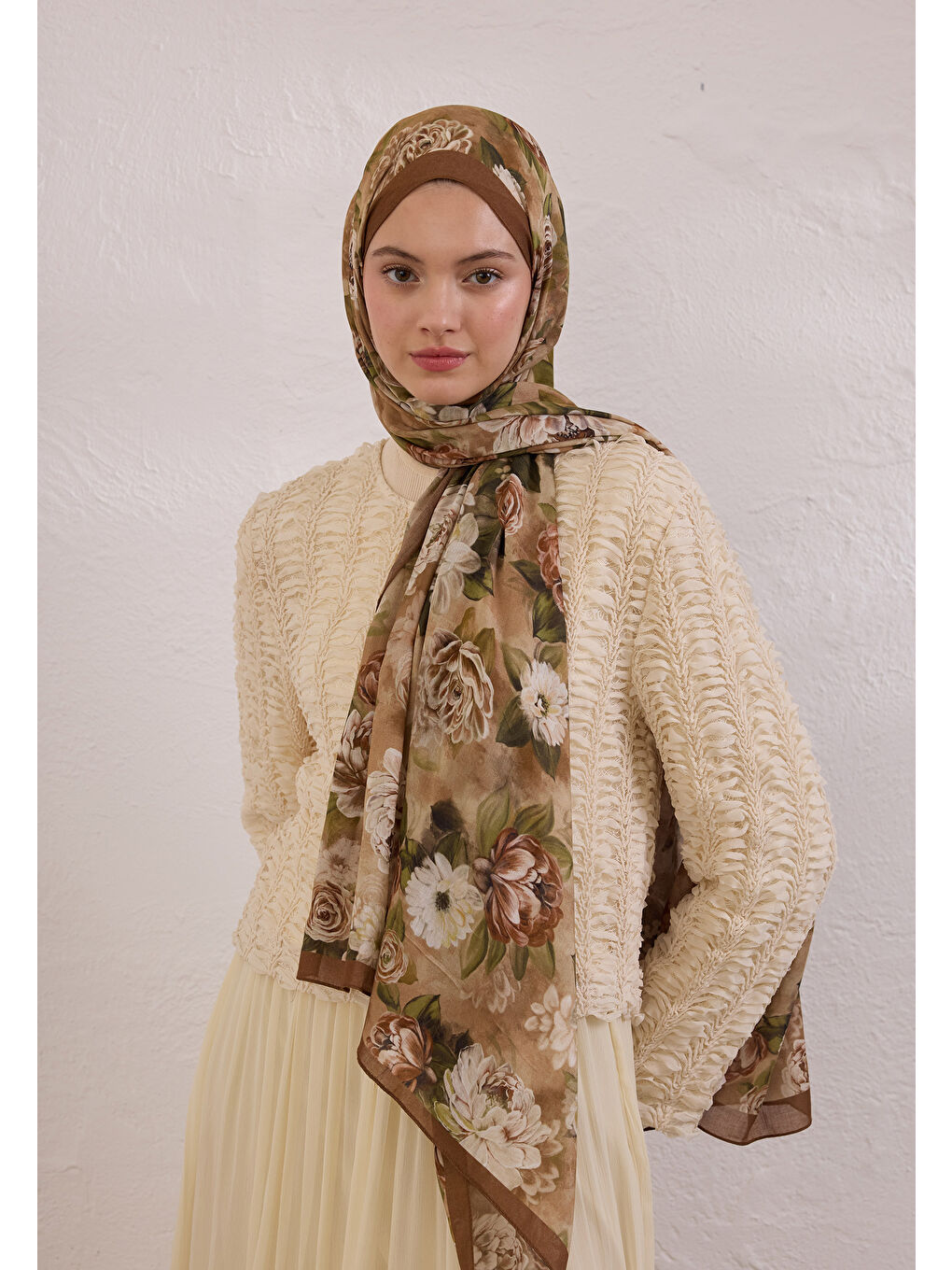 Kahverengi Magnolıa Desen Rami Şal Sütlü Kahve-1