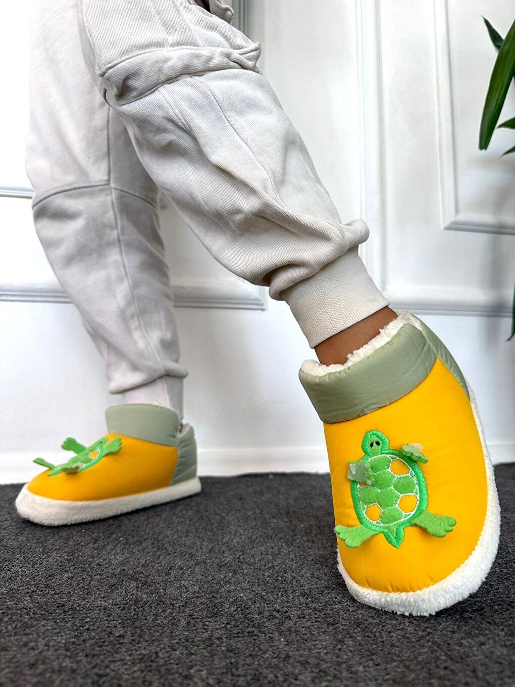 Sarı Kaplumbağa Desenli Kaydırmaz Taban Termal Isı Kreş Ev Okul Ayakkabısı Bebek Çocuk Panduf Ev Botu