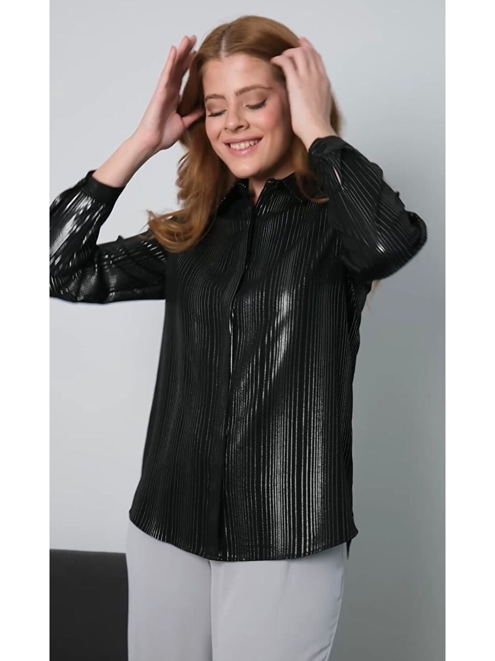 Siyah Varaklı İç Göstermeyen Özel Gün Kadın Gömleği-2