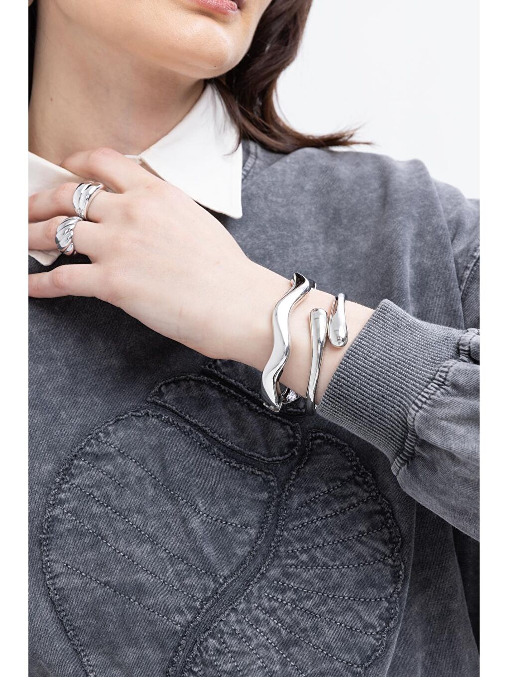 Gri Gümüş-Dalgalı Kelepçe Bileklik