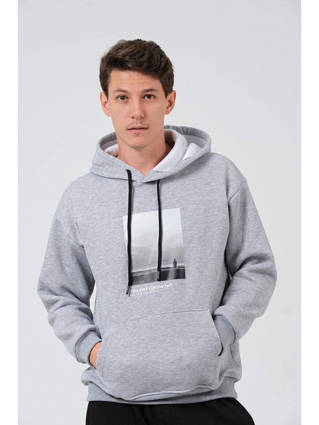 Gri Oversize Fit Kapüşonlu Yaka Kanguru Cepli İçi Yumuşak Tüylü Baskılı  Erkek Hoodie RF0306