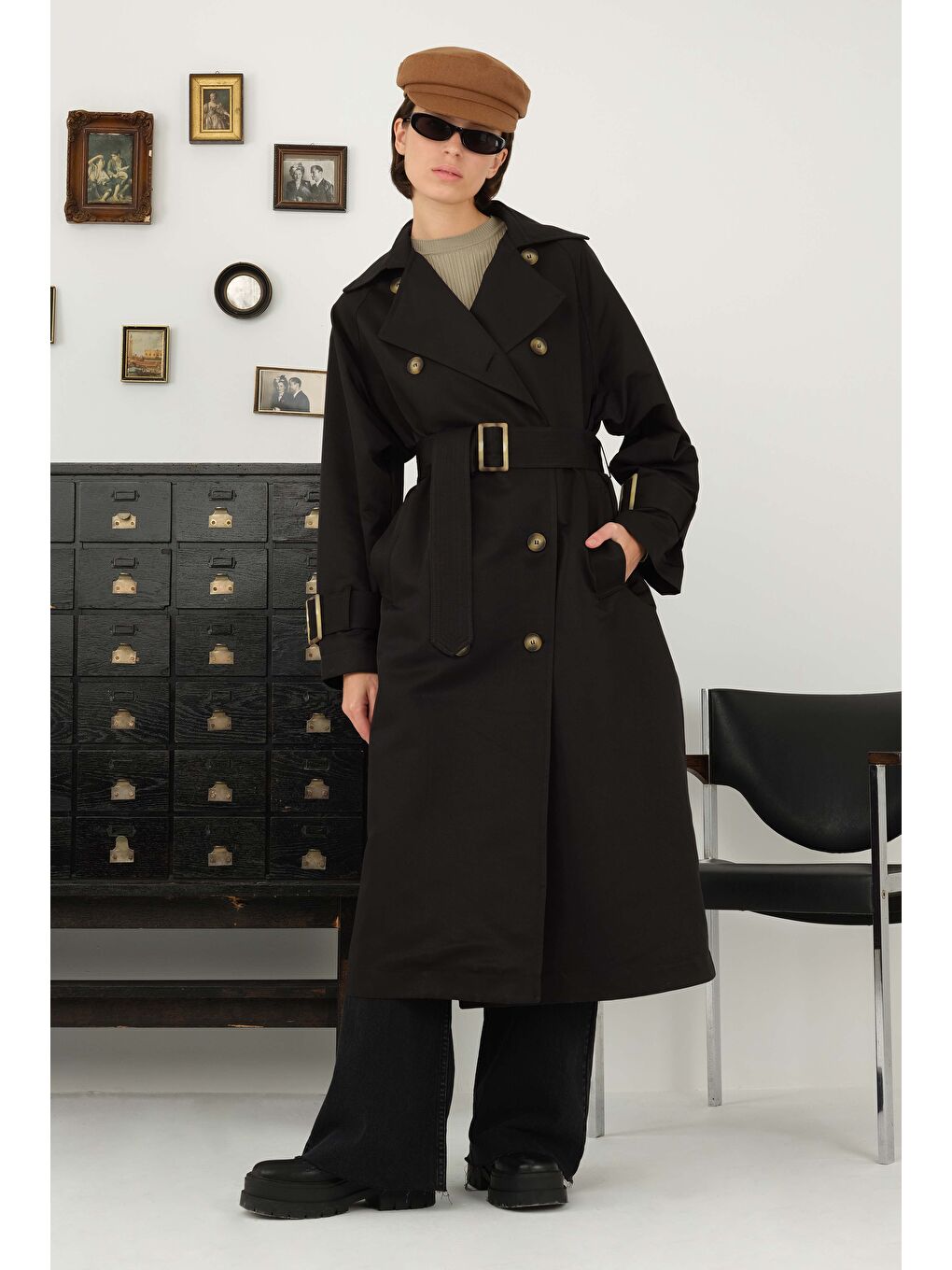 Kemeri Tokalı Trençkot Siyah