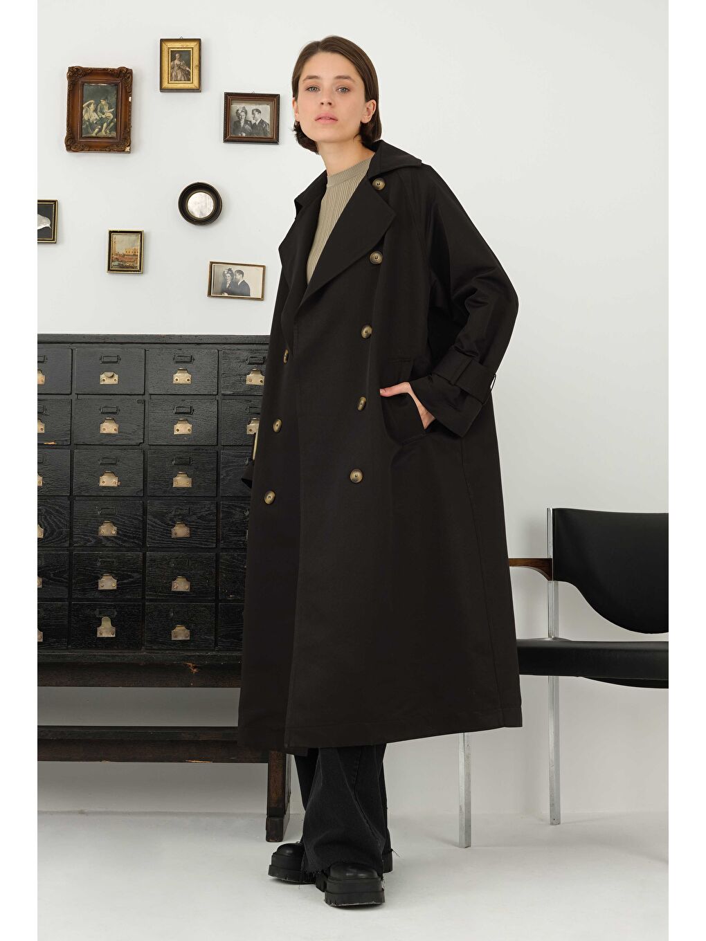 Kemeri Tokalı Trençkot Siyah-3