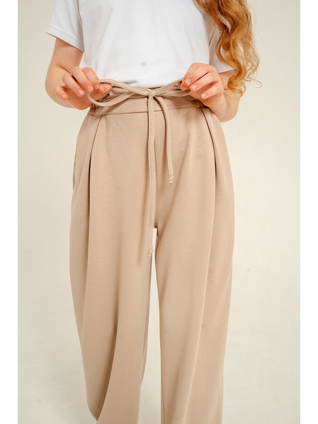 Bej Ön Pileli Yumuşak Dokulu - Comfort Kumaş Kız Çocuk Eşofman Altı-3