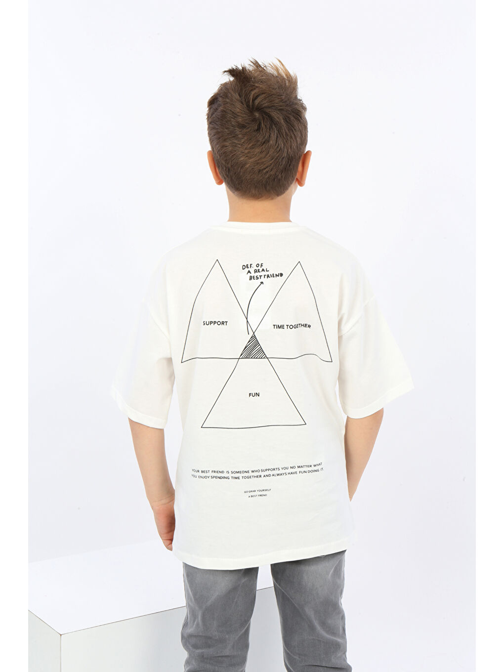 Ekru Erkek Çocuk Göğsü Üçgen Nakışlı Tişört-1