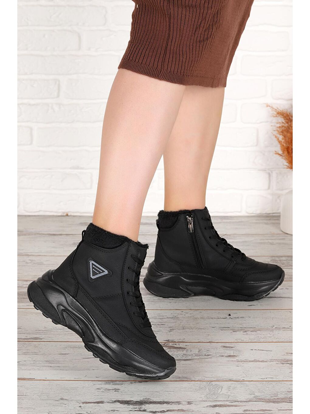 Siyah Acr 123 İçi Termal Kürklü Kadın Bot Ayakkabı