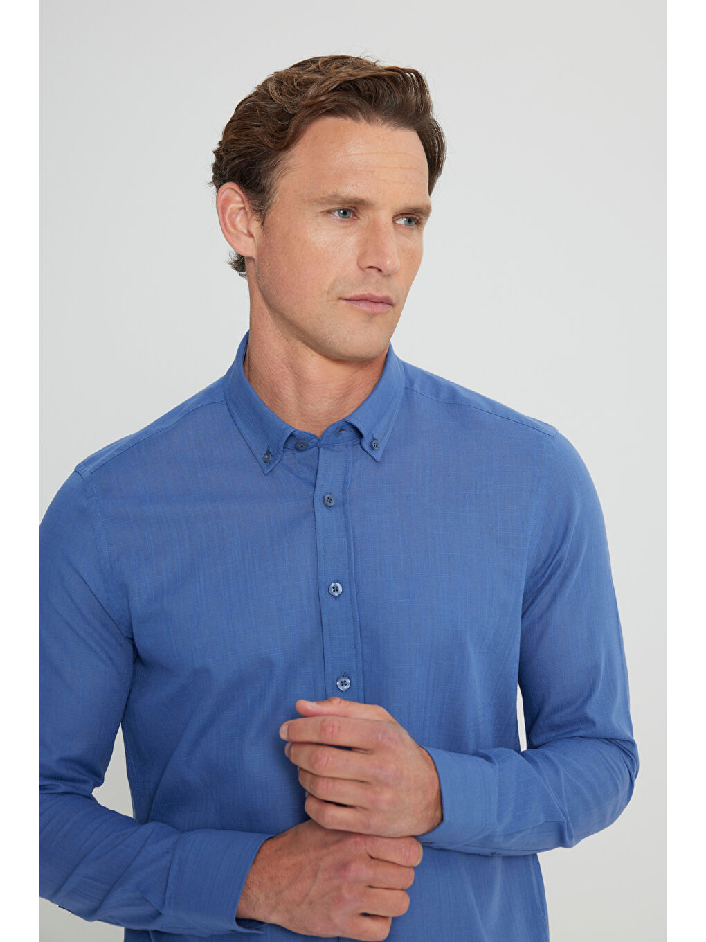 Erkek İndigo %100 Pamuk Oxford Slim Fit Dar Kesim Düğmeli Yaka Flamlı Gömlek-3