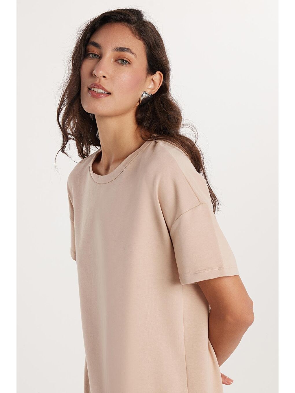 Kadın Regular Fit Kısa Kollu Bisiklet Yaka Bej Elbise-1