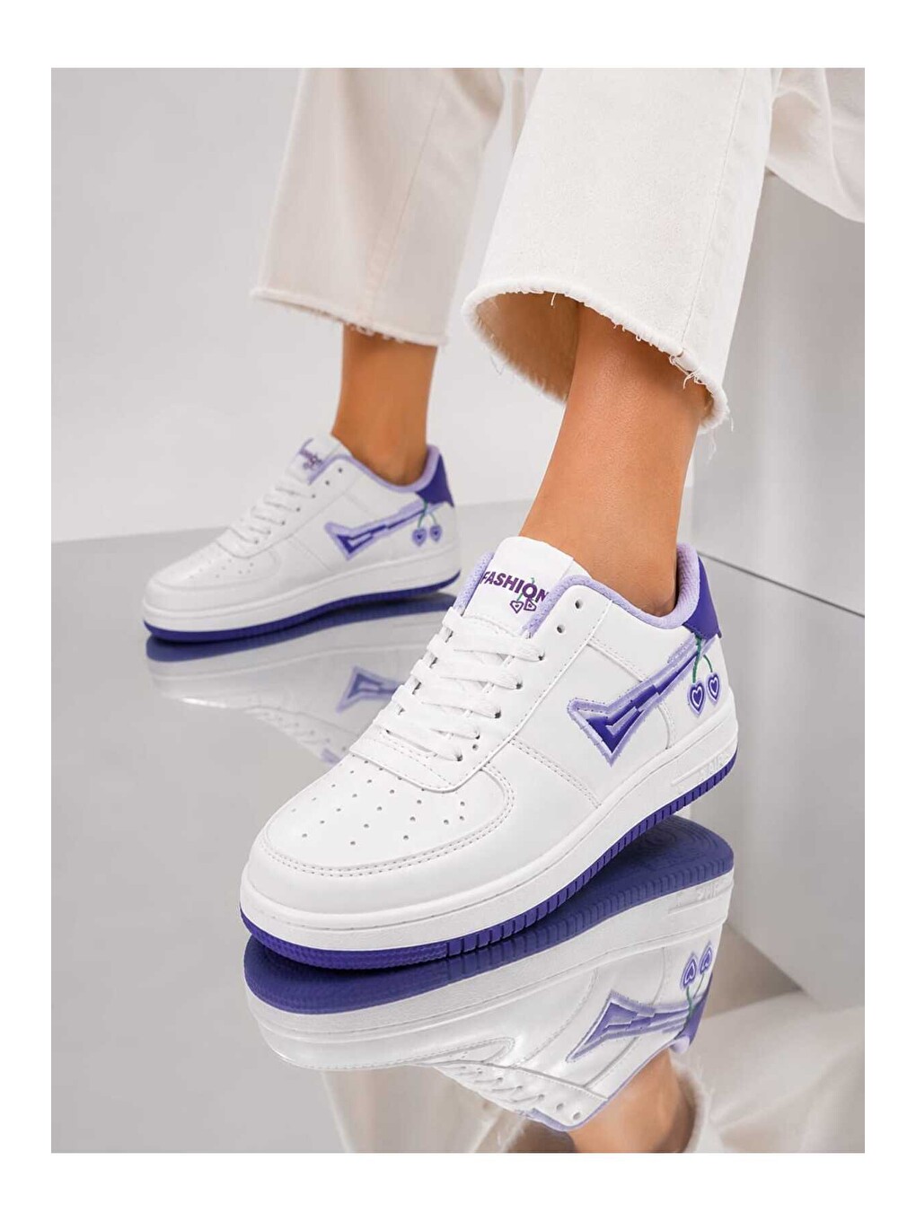 Beyaz Kadın Trend Kiraz İşlemeli Casual Sneaker, Nakış Detaylı Konforlu Günlük Ayakkabı-5
