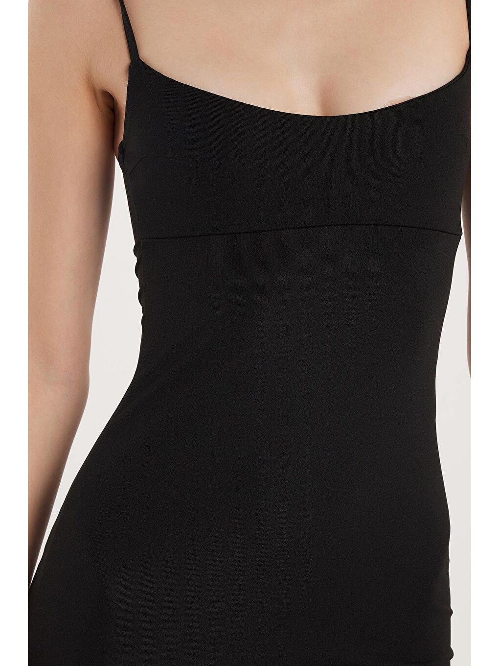 Kadın Slim Fit Dar Kesim İnce Askılı Kare Yaka Siyah Elbise-2